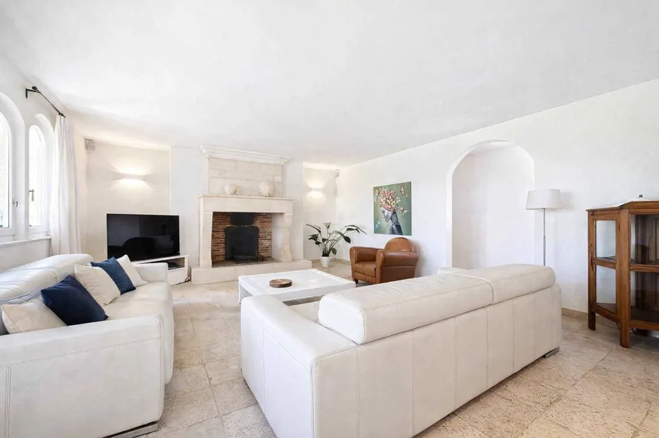 Prächtige südliche Villa mit Pool