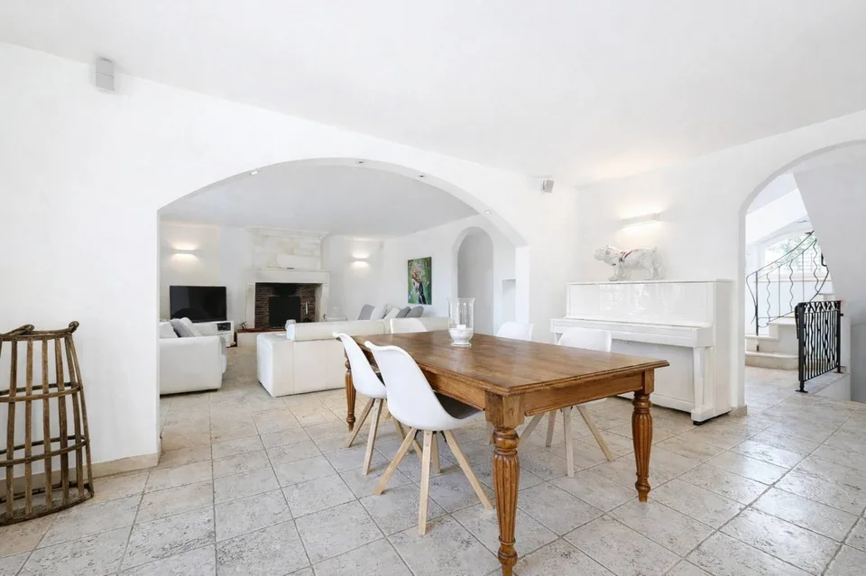 Prächtige südliche Villa mit Pool