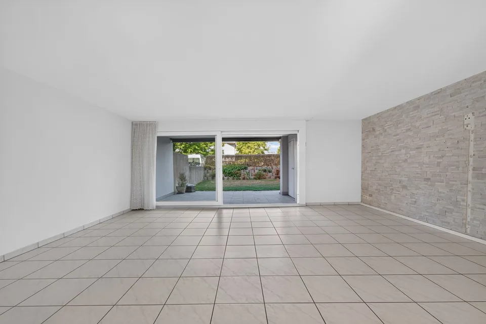 Living like in a single-family home - exclusive 5.5-room garden maisonette with sunny private garden