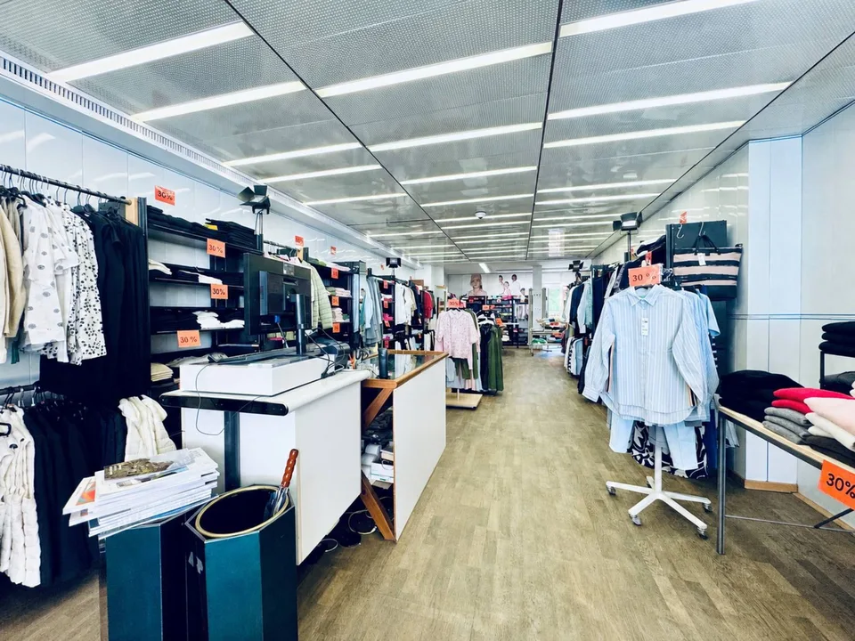 EXCLUSIVE - 167 m2 arcade for rent in Crans-Montana