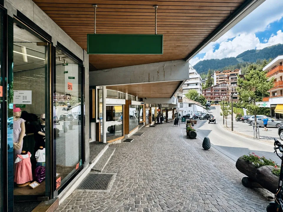 EXCLUSIF - Arcade de 167 m2 à louer à Crans-Montana