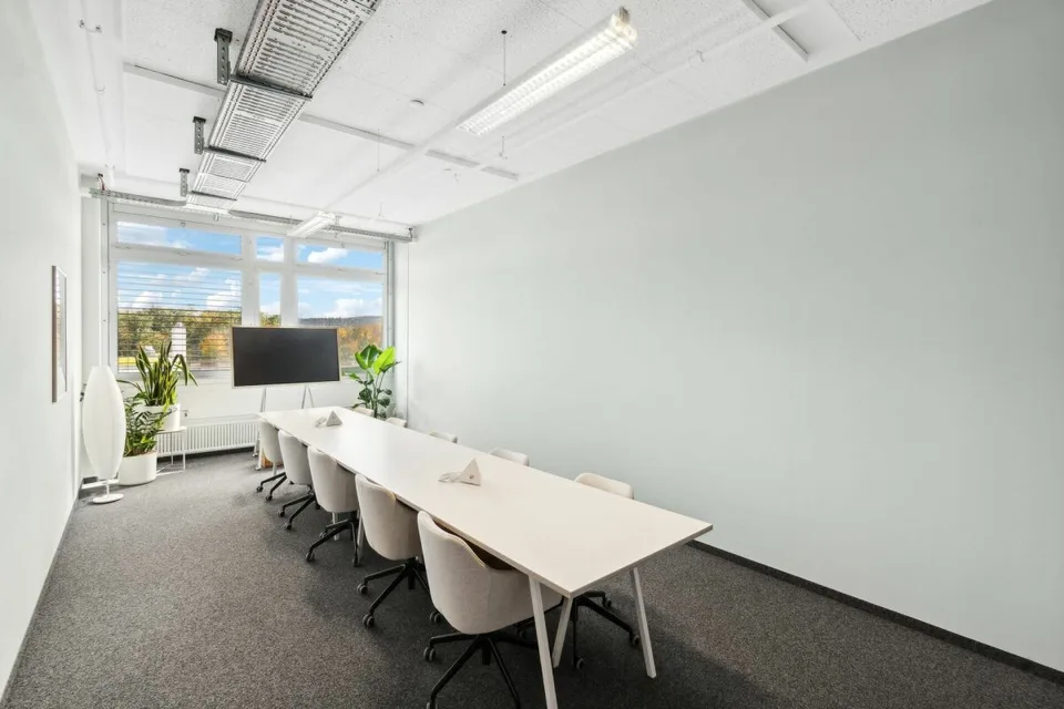 Attractive office and commercial spaces in prime location of Regensdorf