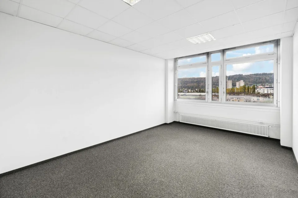 Attractive office and commercial spaces in prime location of Regensdorf