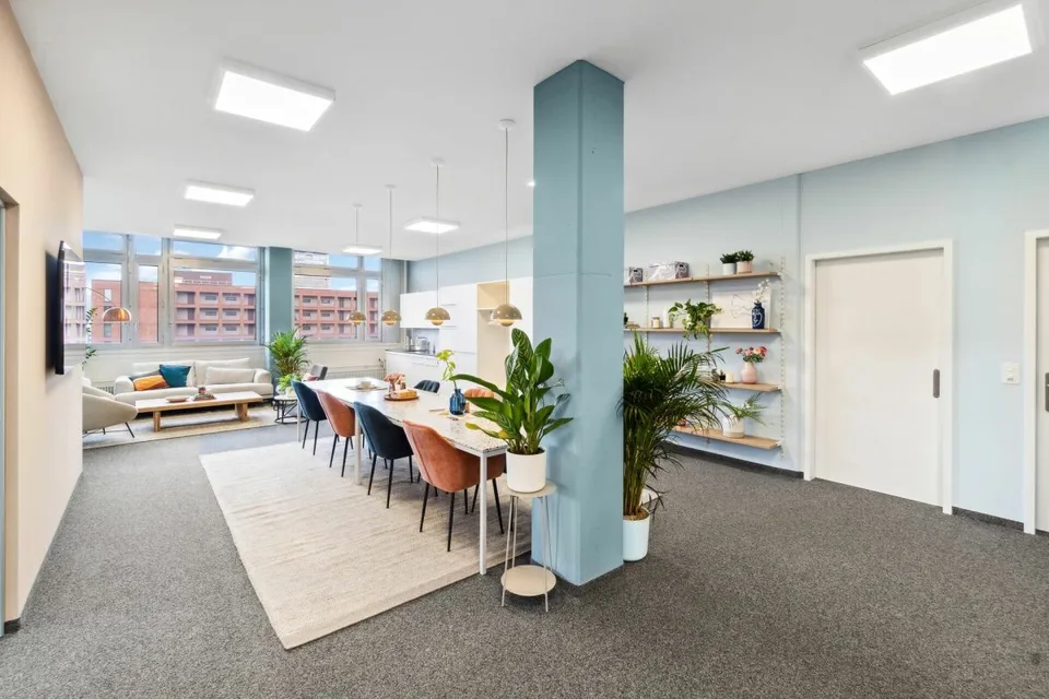 Attractive office and commercial spaces in prime location of Regensdorf
