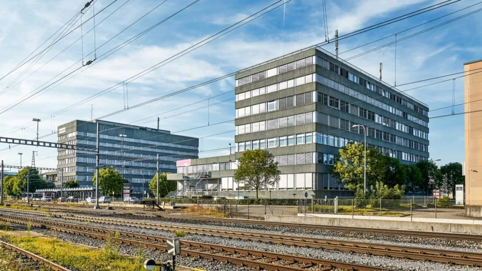 Attractive office and commercial spaces in prime location of Regensdorf