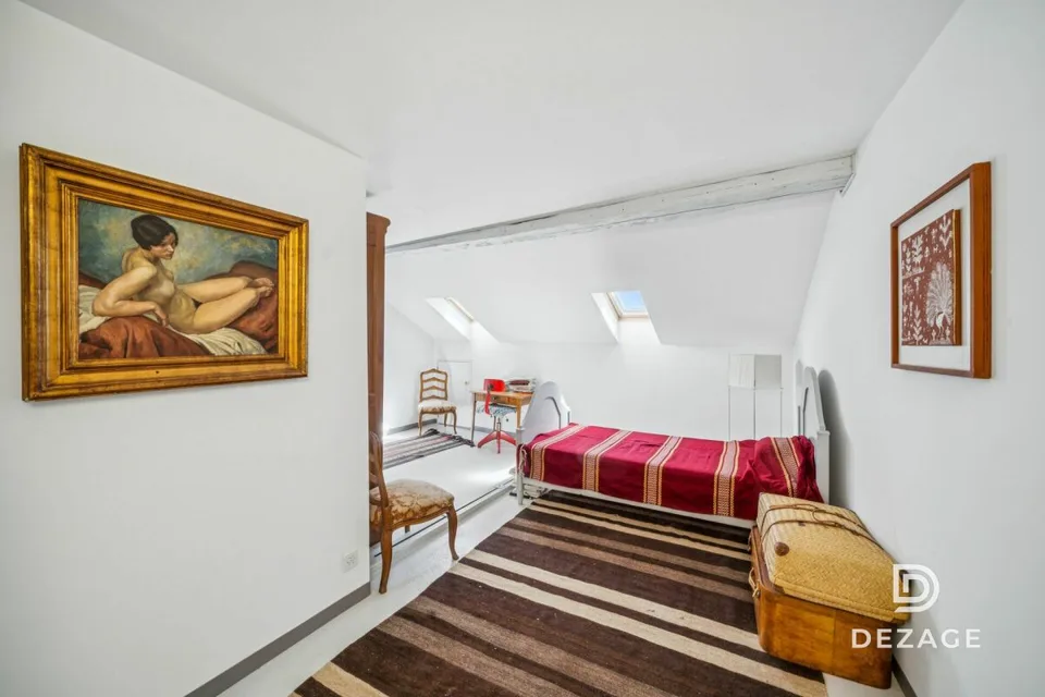 Somptueuse maison de maître rénovée avec soin, avec jardin de ville et au calme absolu