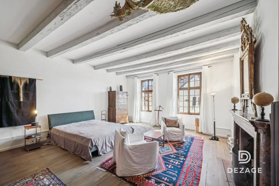 Somptueuse maison de maître rénovée avec soin, avec jardin de ville et au calme absolu