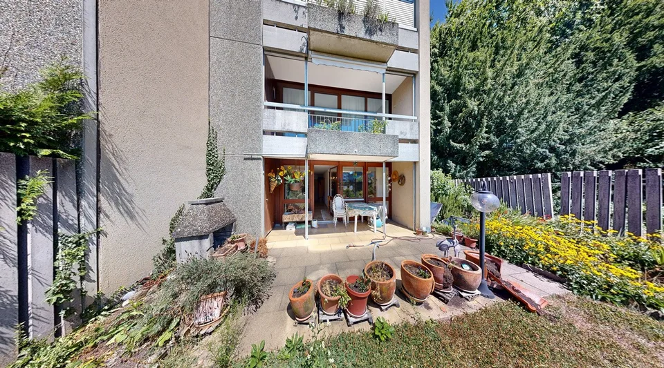 Appartement de jardin 3.5 pièces avec beaucoup de vie privée et de potentiel de conception