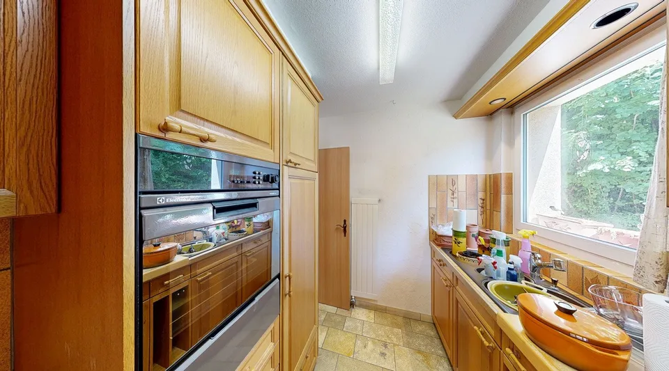 Appartement de jardin 3.5 pièces avec beaucoup de vie privée et de potentiel de conception
