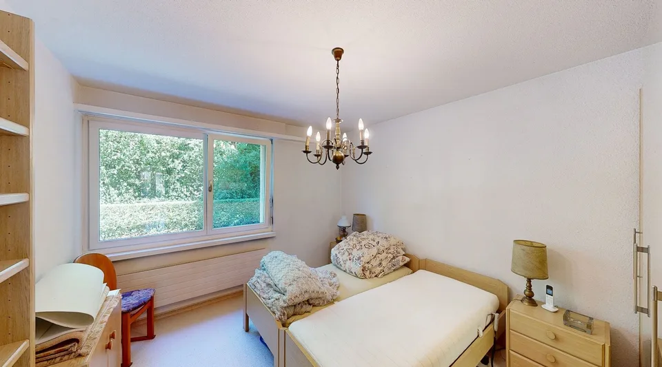 Appartement de jardin 3.5 pièces avec beaucoup de vie privée et de potentiel de conception