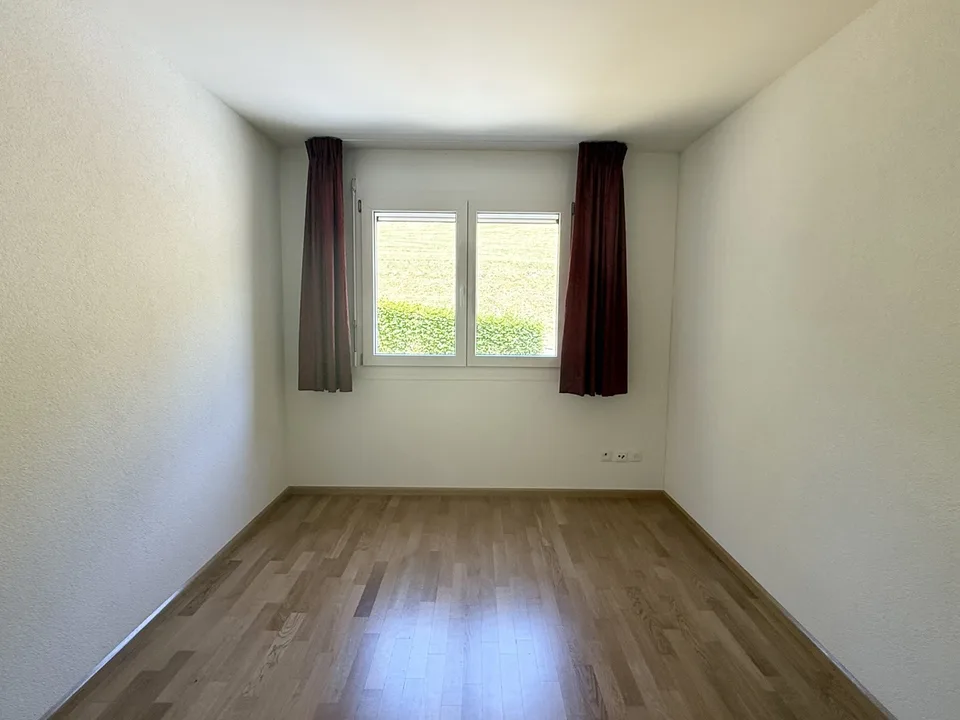 APPARTAMENTO 4,5 LOCALI CON BALCONE SPazioso E LOCALI ACCESSORI POLIVALENTI