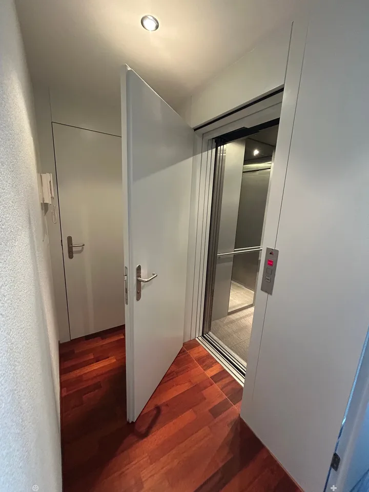 Unique appartement au centre de Bienne avec ascenseur dans l'appartement