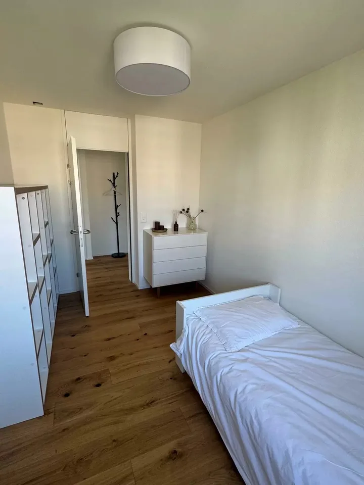 Furnished 3.5-room apartment with lake view in the center of Zug