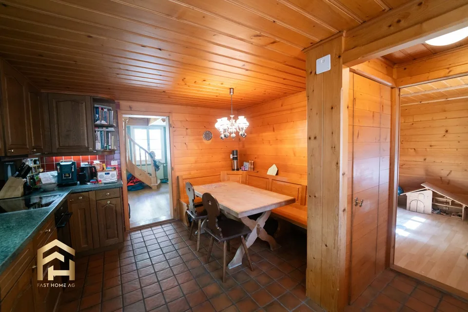 Appartement-maisonnette spacieux de 5,5 pièces à quelques pas du lac de Thoune