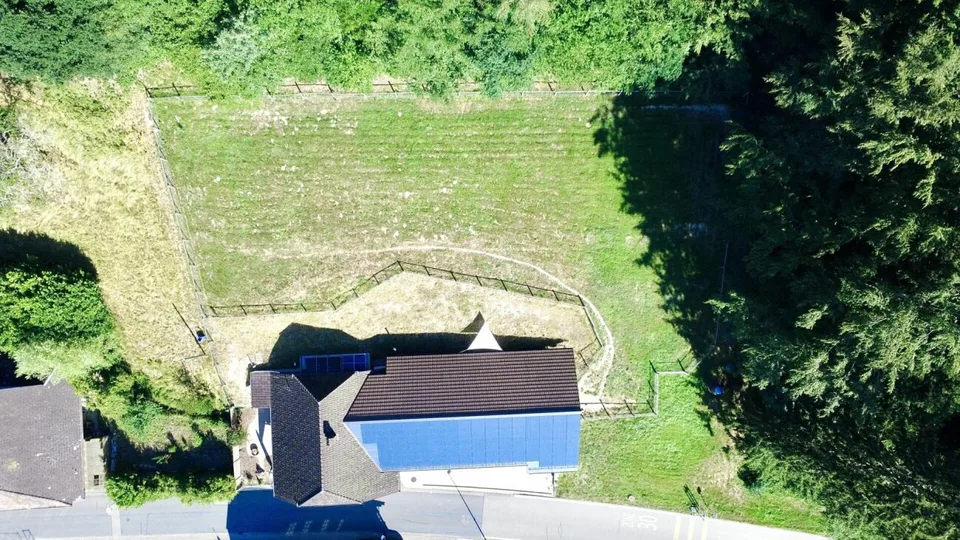 Maison unifamiliale modernisée avec extension de nouvelle construction de haute qualité et 3 places de parking !