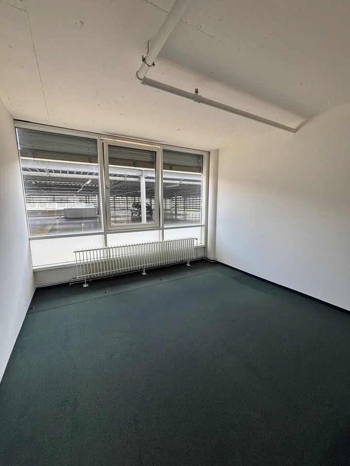 Vielseitige Gewerbefläche - ideal als Praxis- oder Bürogemeinschaft