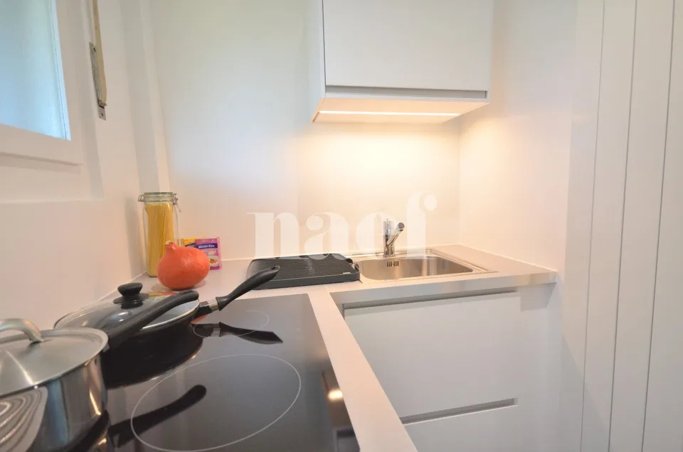 Studio n12 meublé au 1er étage