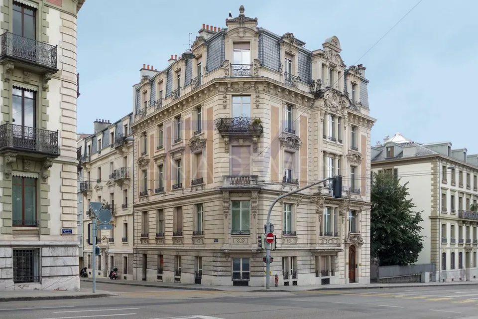 Boulevard des Philosophes - 7,5 pièces d'env. 192 m² au 4ème étage