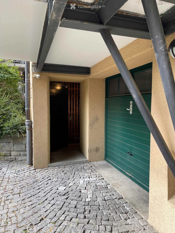Charming 3-room apartment with garage for sale on Carmenstrasse 48 in Zurich
