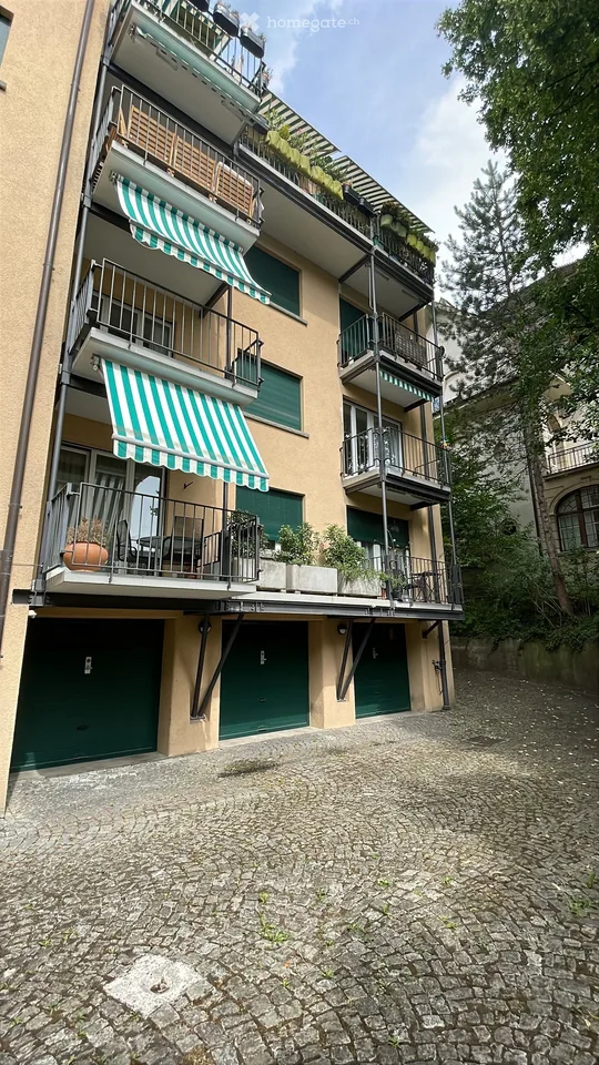 Charming 3-room apartment with garage for sale on Carmenstrasse 48 in Zurich