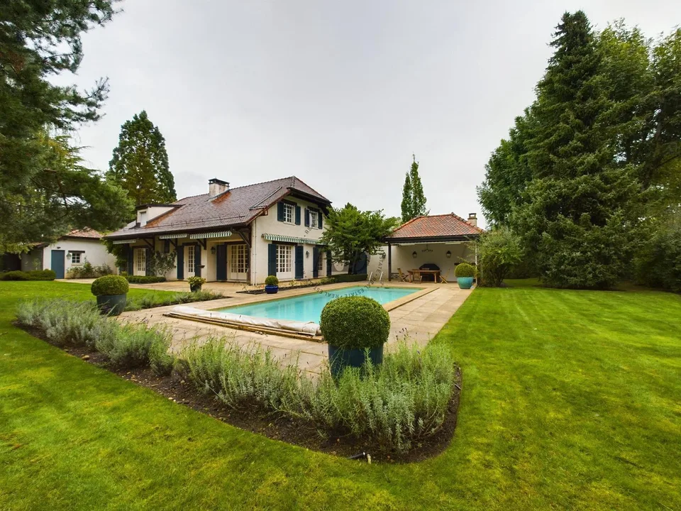 Maison individuelle avec piscine