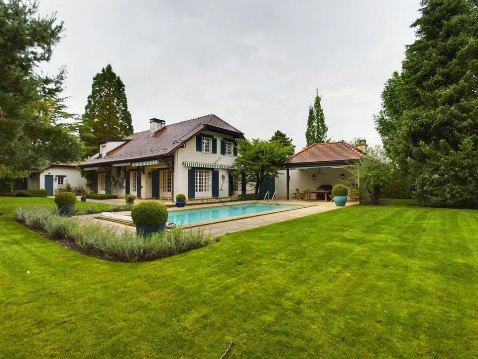 Casa indipendente con piscina