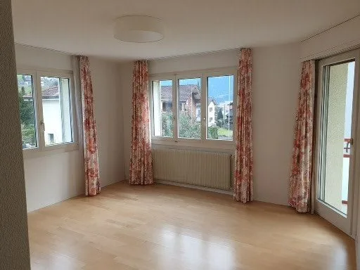 Appartamento di 3,5 locali luminoso in una casa di 3 famiglie
