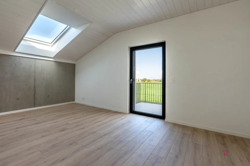 Semi-detached house with 4 bedrooms, magnificent view of the fields and the Alps