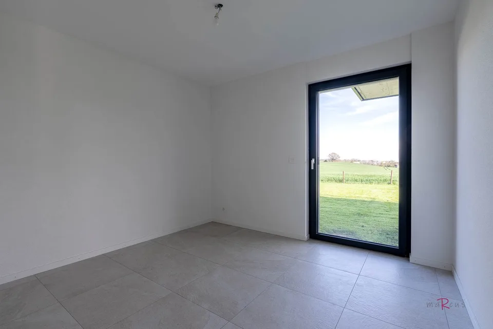 Semi-detached house with 4 bedrooms, magnificent view of the fields and the Alps