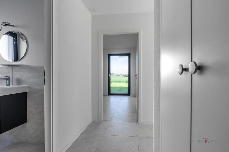 Semi-detached house with 4 bedrooms, magnificent view of the fields and the Alps
