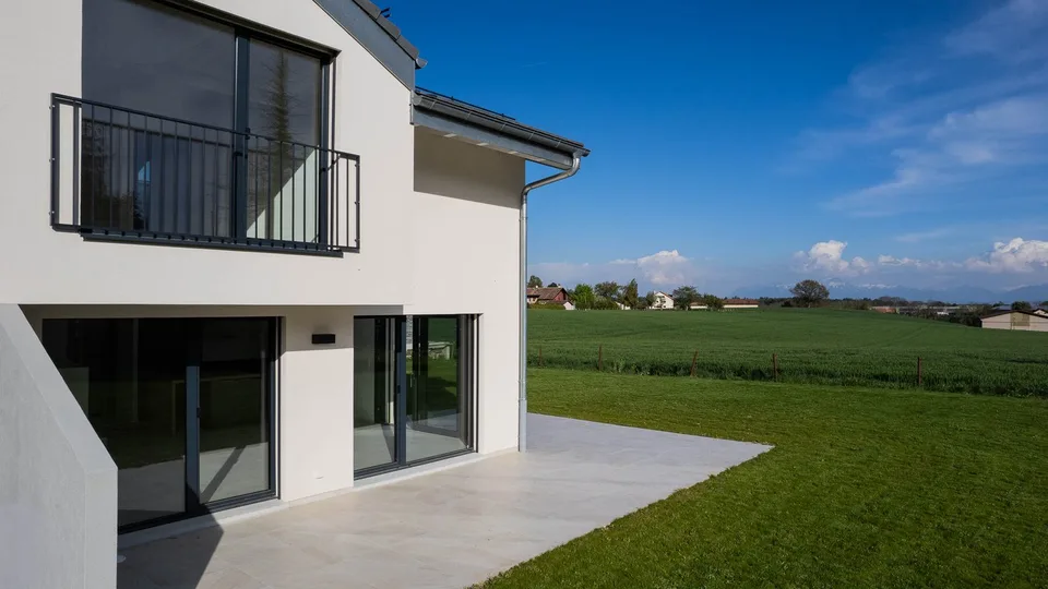 Maison mitoyenne avec 4 chambres, magnifique vue sur les champs et les Alpes