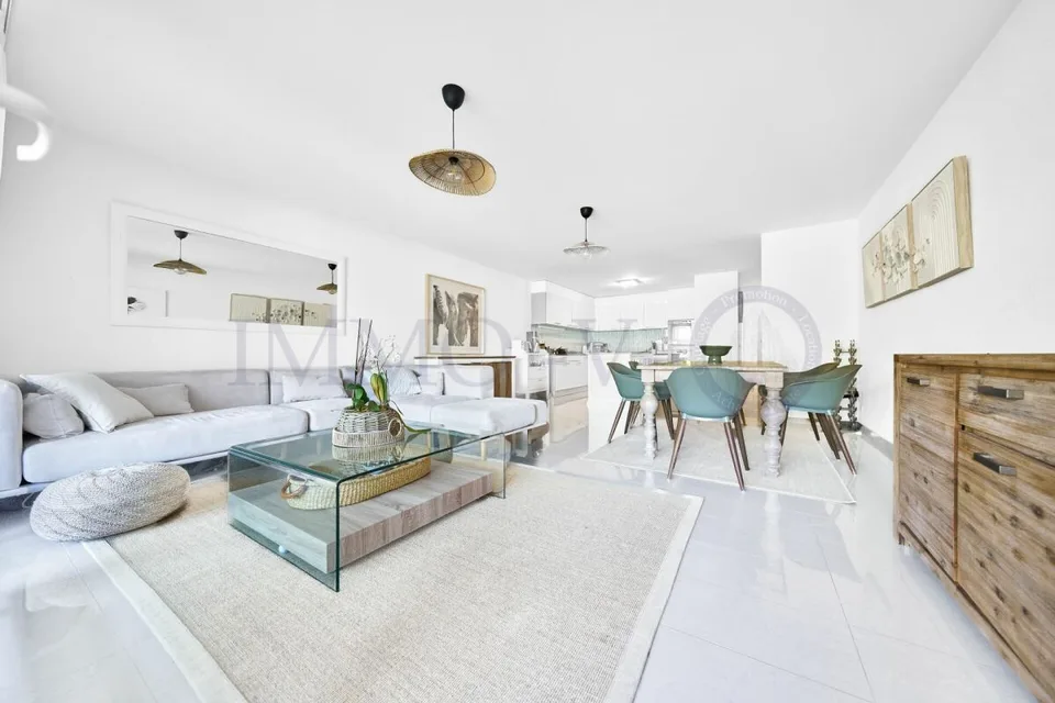 SPACIOUS DUPLEX WITH TERRACE AND BALCONY