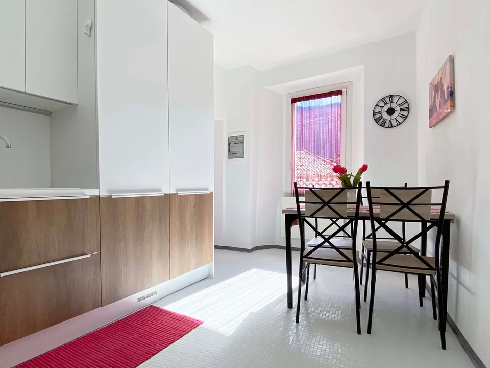 Palazzina rénovée de quatre unités autorisée pour les locations à court terme