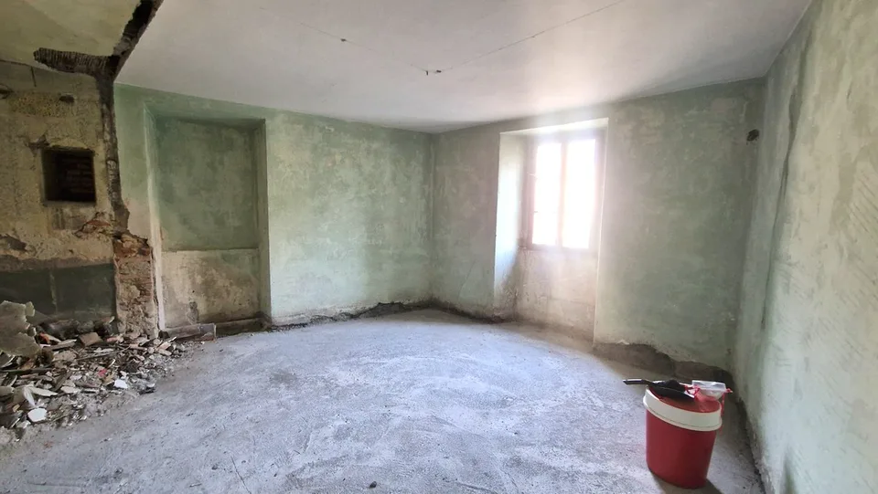 Fascinating core house with already approved building permit