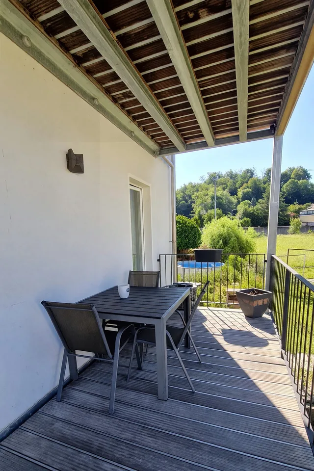 Modern 3.5-room apartment with terrace, completely renovated