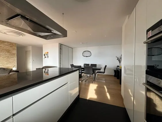 Wohnung 4.5 Zimmer mit Aussicht und hohem Standard