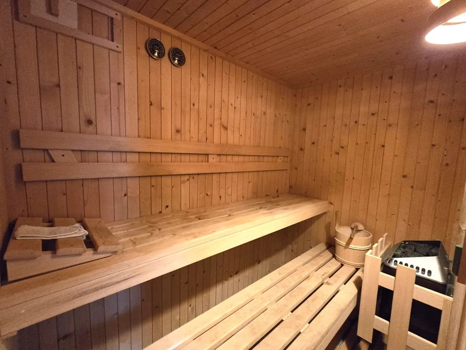 Prächtige 5,5-Zimmer-Villa mit großem Garten in einer grünen Umgebung.