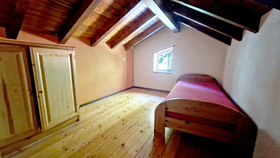 Casa ticinese 5,5 nella pace della natura con meraviglioso panorama.