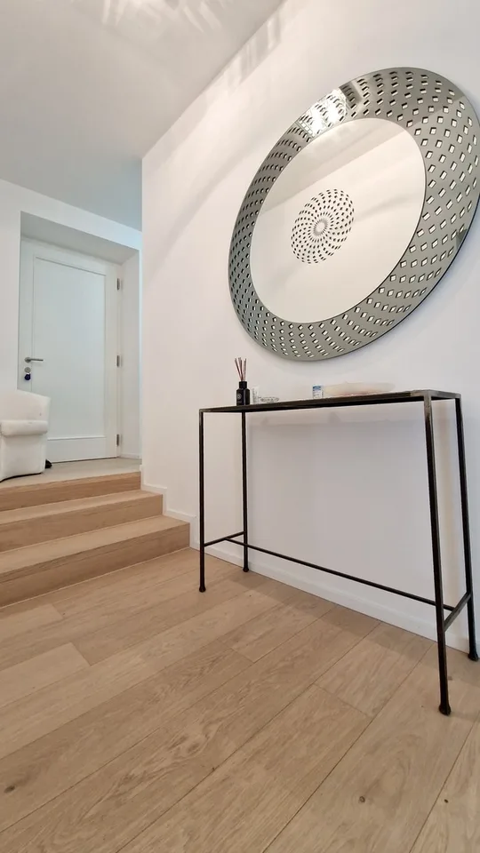 Elegante appartement 3,5 pièces dans une cour méticuleusement rénovée.