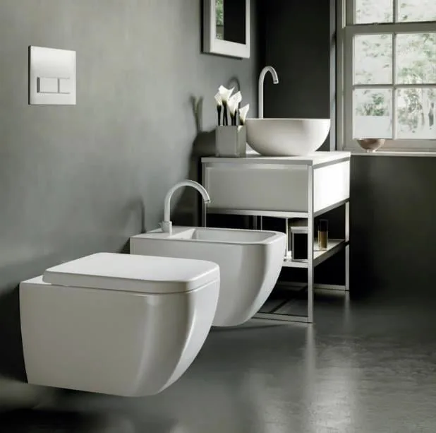 Neue Häuser 4,5 mit mittlerem bis hohem Standard und Garten in Bau.