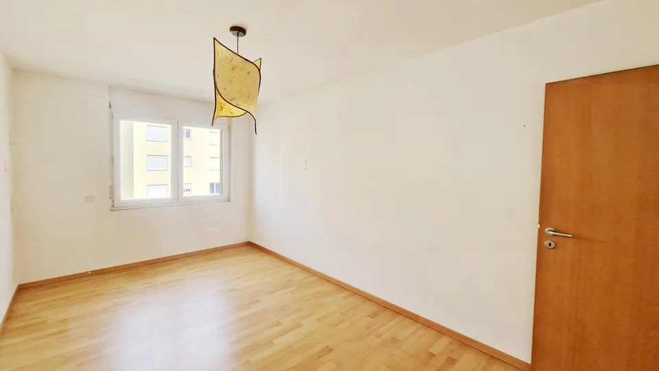 Schönes 3,5-Zimmer-Wohnung in Wohngebiet mit überdachter Panoramaterrasse.