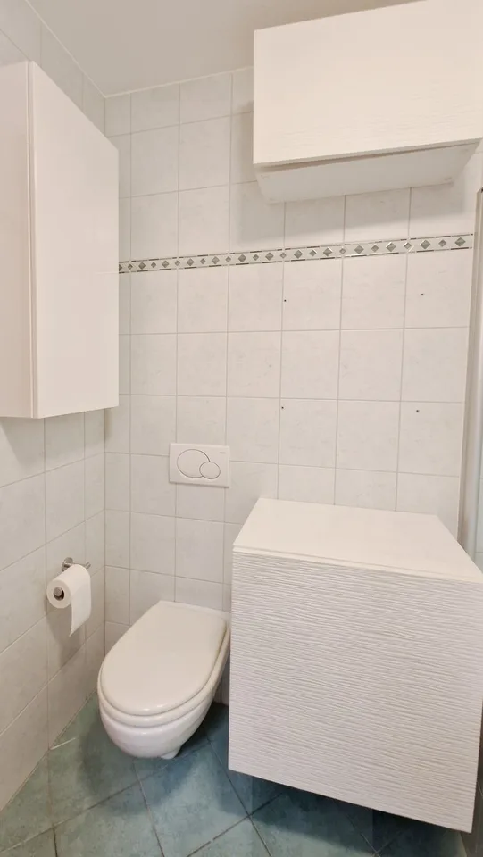 Schönes 3,5-Zimmer-Wohnung in Wohngebiet mit überdachter Panoramaterrasse.