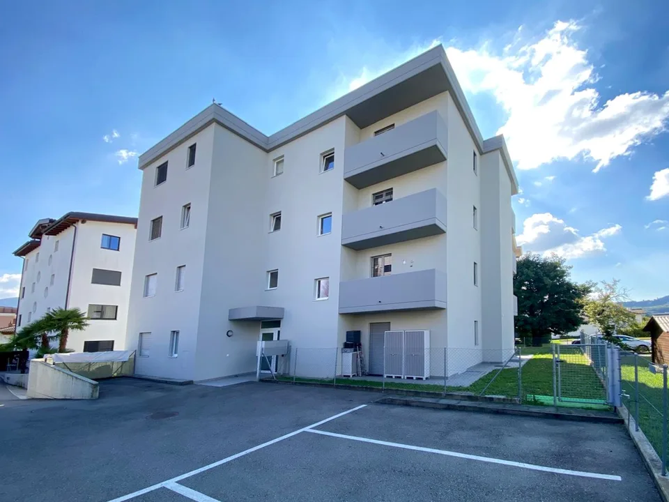Appartement 3,5 pièces avec jardin et places de parking - résidence secondaire