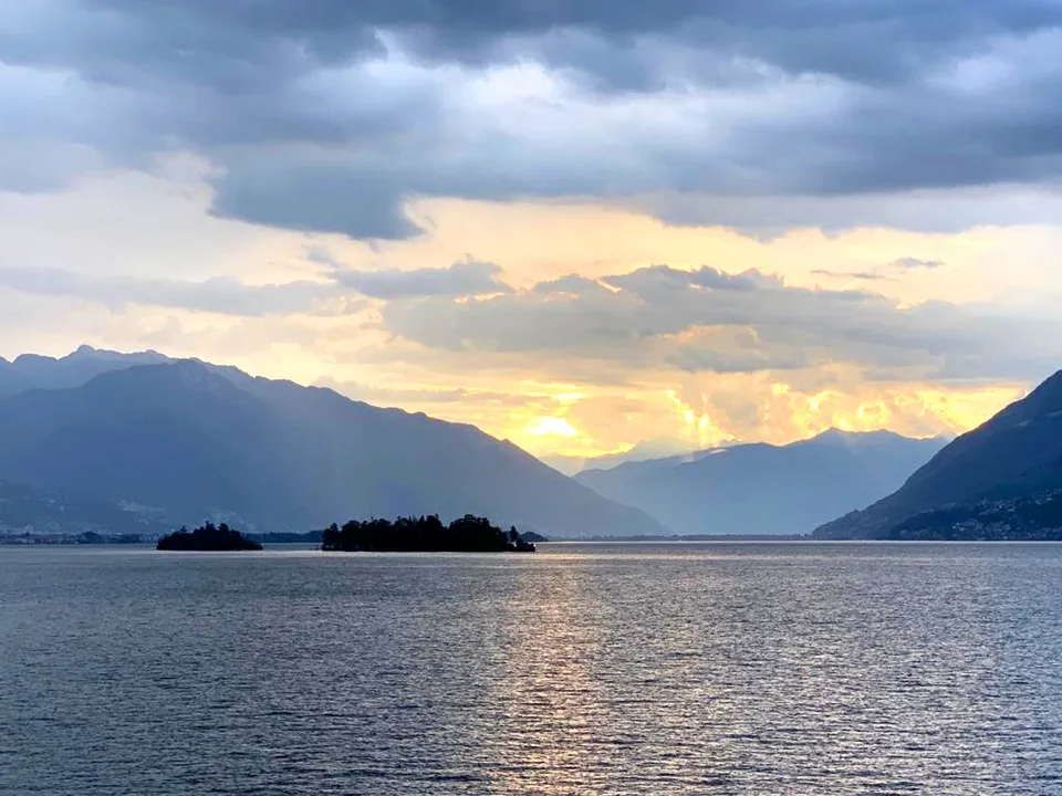 Geräumiges 5,5-Zi-Wohnung mit Garten und Terrasse mit Seeblick in Brissago
