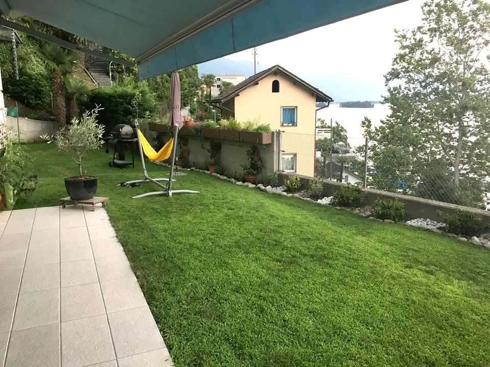 Geräumiges 5,5-Zi-Wohnung mit Garten und Terrasse mit Seeblick in Brissago