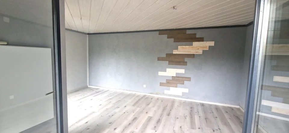 Duplex 4,5 in Doppelhaushälfte mit Panorama, privatem Garten und Grotte.