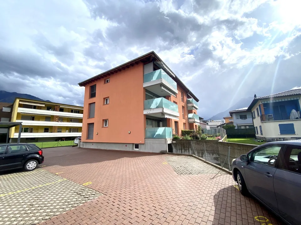 Schönes 4,5-Zimmer-Apartment mit privatem Garten in Cadenazzo