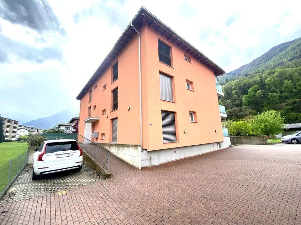 Schönes 4,5-Zimmer-Apartment mit privatem Garten in Cadenazzo