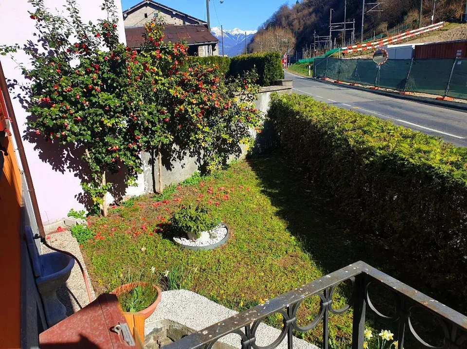 Maison de nucléa rénovée unique avec jardin, grotte et mansarde.