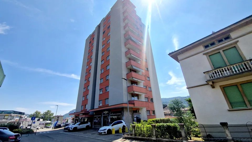 Schönes geräumiges 3,5-Zimmer-Wohnung mit Panoramaterrasse